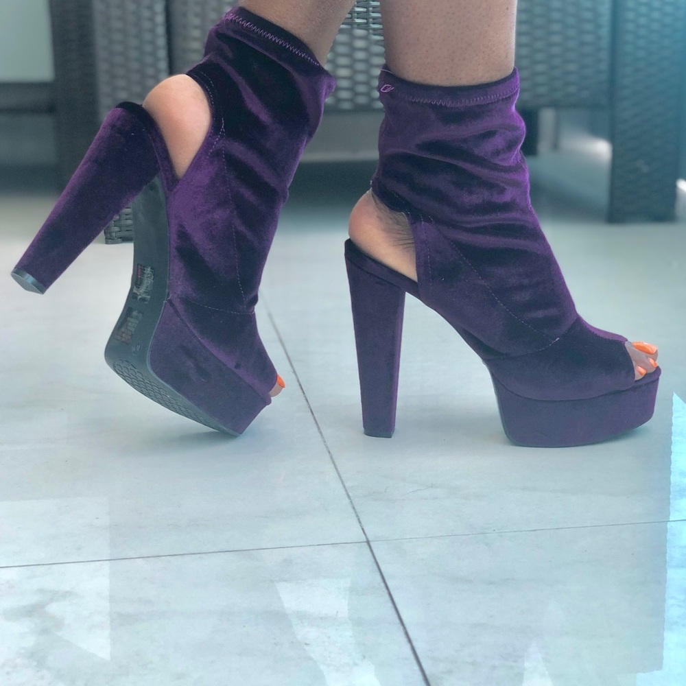 SOLD Sexy velvet purple bootie -size 10 SOLD